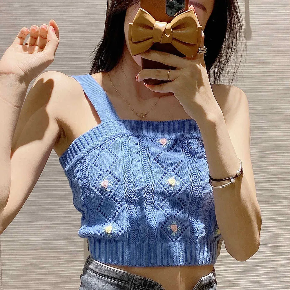 

2021 Spring new youth women's casual loose square collar hollow out woolen vest