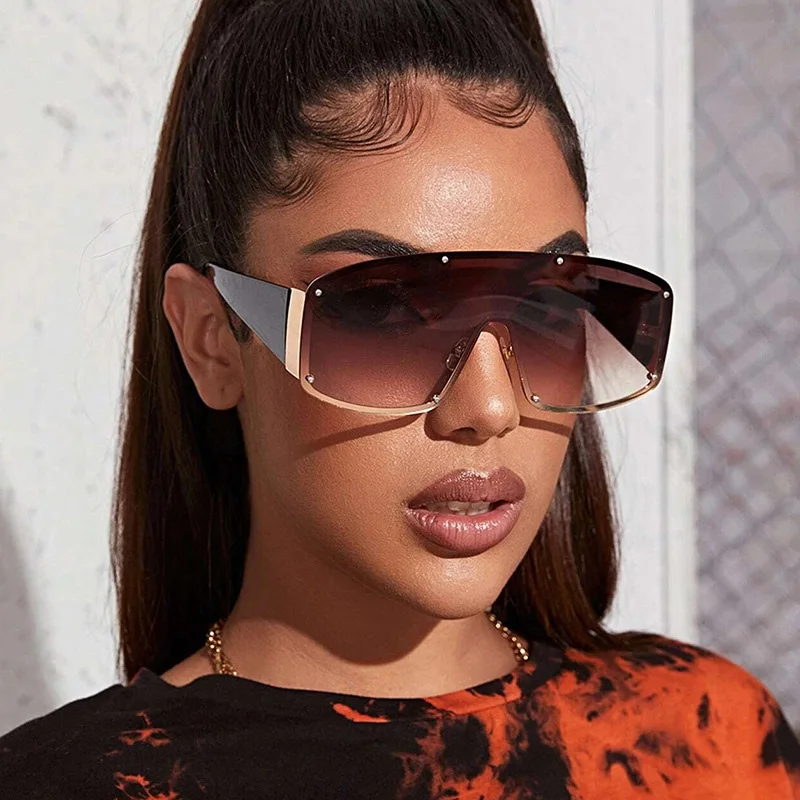 

Fashion Designer Sunglasses Women 2021 Vintage Metal Rivet Oversized Sun Glasses For Men Retro Gradient Shades zonnebril dames