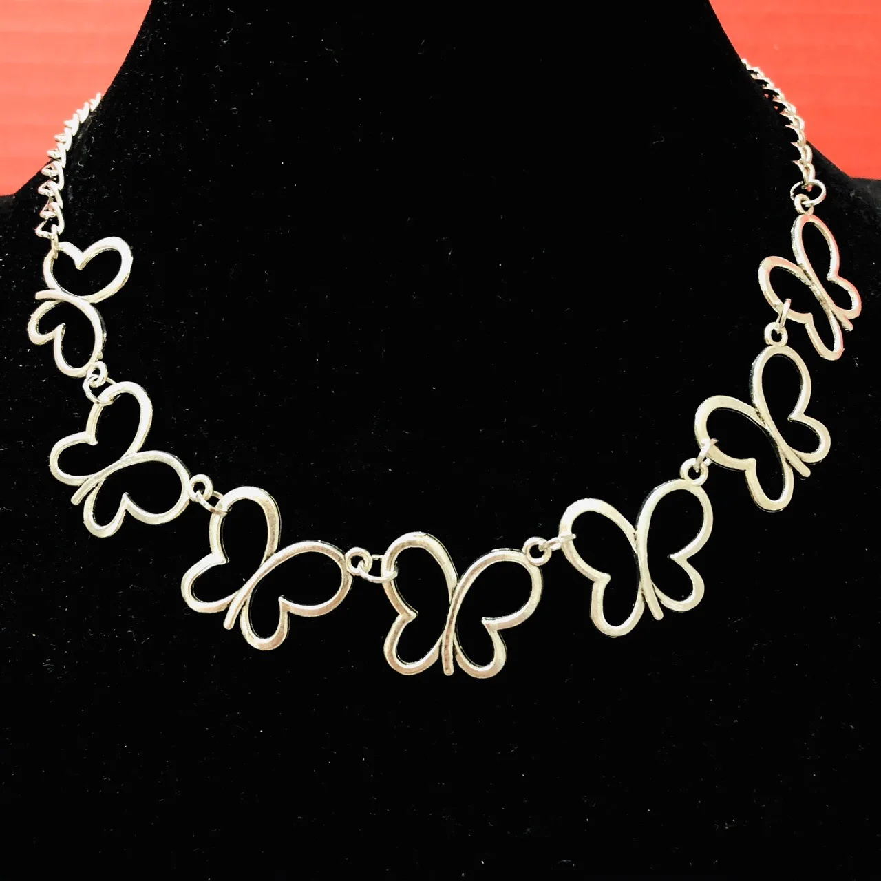 

Gothic Style Punk Silver Color Hollow Butterfly Collars Chokers For Women 2021 New Fashion Necklaces Hip hop Jewelry Femme kolye