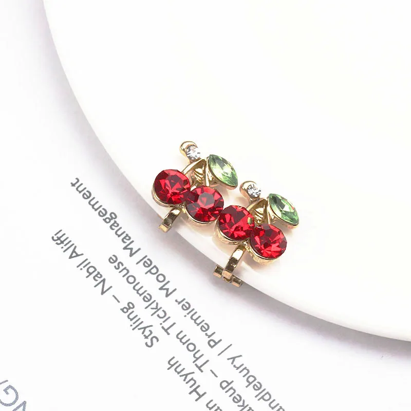 Женские серьги гвоздики с красными и зелеными кристаллами|Серьги-клипсы| |