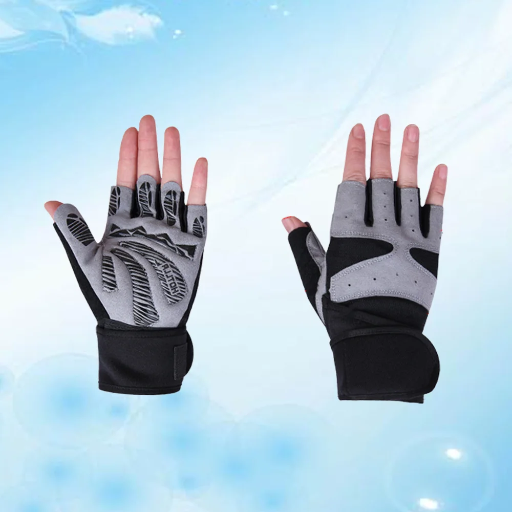 

1 Pair of Half Finger Fitness Anti-slip Silicone Riding Glove Absorption Palm Protector for Training Fitness - Size M(Bla