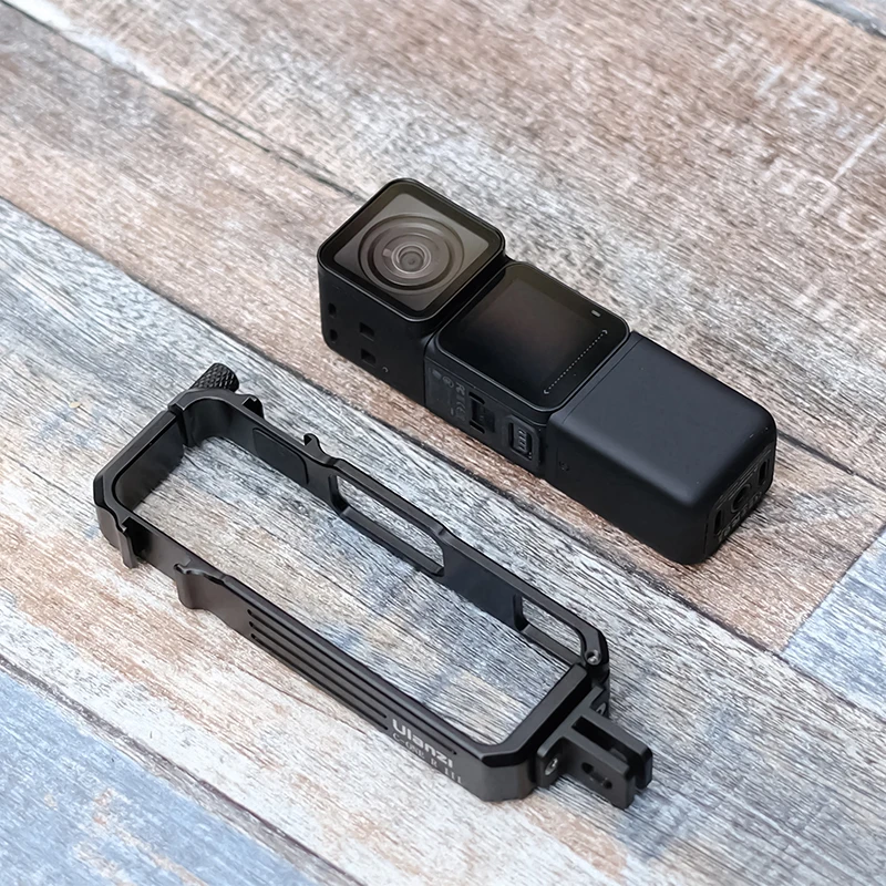 

Ulanzi C-ONE R III Metal Vertical Shooting Camera Cage Case for Insta 360 ONE R Camera With Double Cold Shoe for Mic LED Light