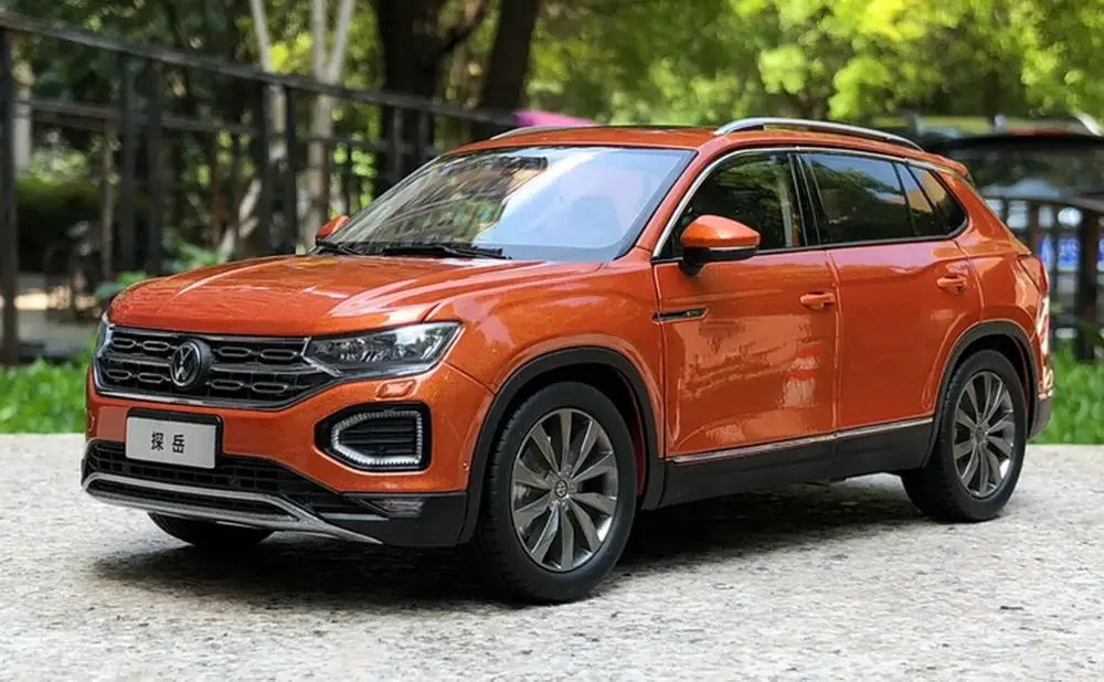 Коллекция игрушечных автомобилей Volkswagen TAYRON SUV оранжевого цвета 1/18|Наземный