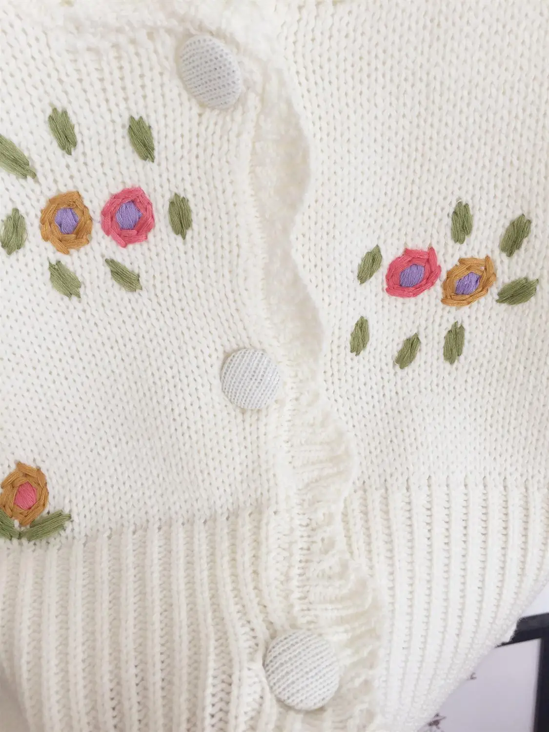 

Flower embroideried Women Knitted Cardigan 2020 Spring Summer Sweet Wave V-neck Single-breasted Sweater short sleeve outwear top