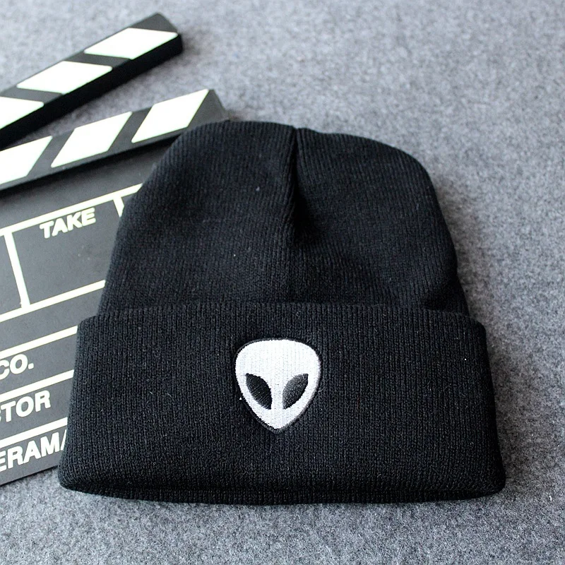 

New Alien Skull Embroidered Woolen Knitted Hat Men's and Women's Fall/Winter Curled Warm Hats Trendy Hats