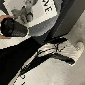 

Autumn new style Korean version of Harajuku wide-leg pants women Korean version of pleated wide loose casual straight-leg pants