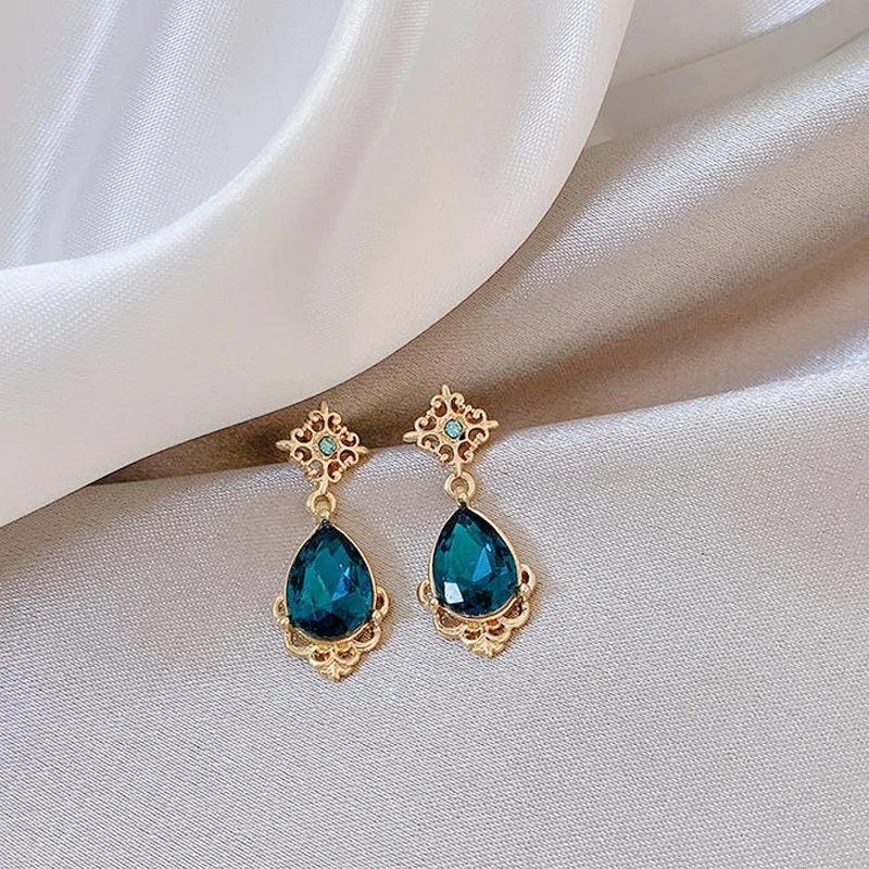 

AVEBIEN Vintage European And American Palace Style Women's Stud Earrings French Elegant Blue Water Droplets Earrings Jewelry