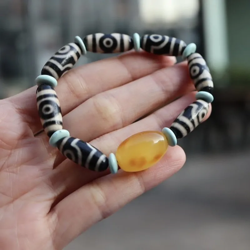 

Natural Tibetan Dzi Beads Single Circle Bracelet with Raw Mineral Green Pine Septum, Beeswax, Oval Amber, etc. 16.6g Size 208mm