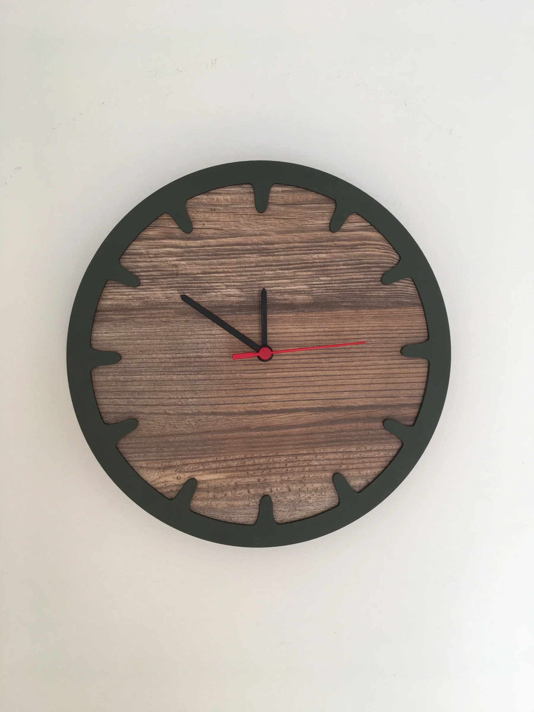 Декоративные настенные часы с изображением сандалии 30 см | Канцтовары для офиса и