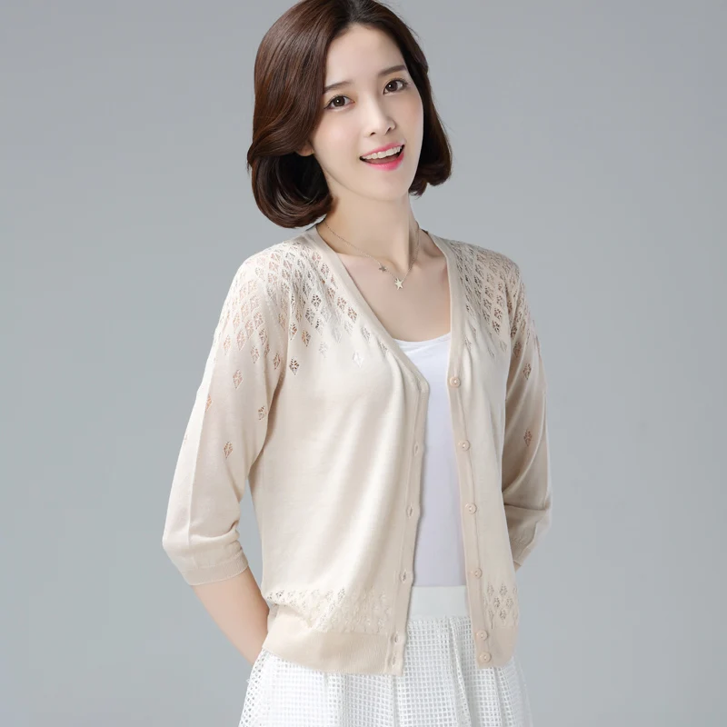 Женский вязаный кардиган однотонный тонкий короткий из вискозы с рукавом три