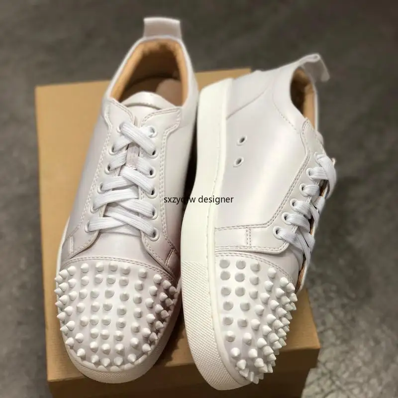 Элитный бренд Украшенные шипами и заклепками С низким подъемом на плоской