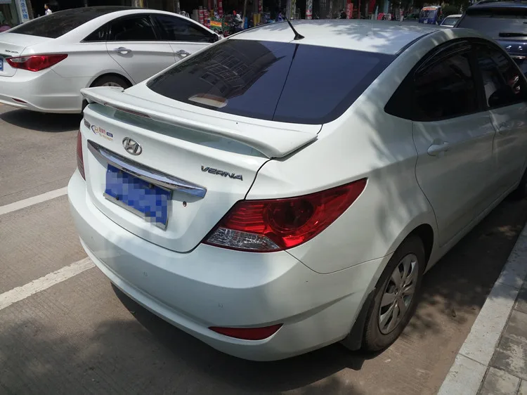 Для Hyundai Verna спойлер со светодиодным светильник ABS Материал заднее крыло