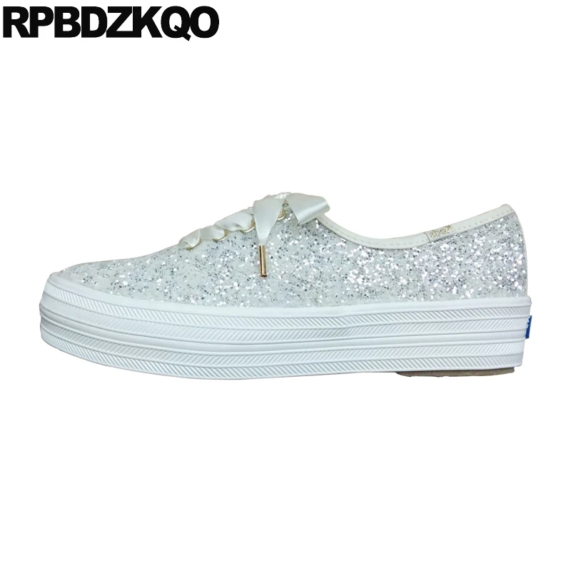 Женские блестящие белые кроссовки на толстой подошве платформе с блестками