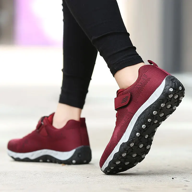 

2019 Flying woven mother casual shoes Healthy walking women shoeswoman sneakers female lighted flats elderly women sneakers