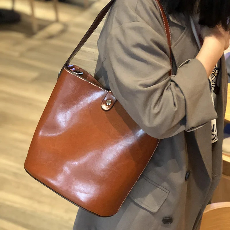 Leather bag female crossbody bag simple versatile cowhide water bucket female Korean 2021 new bag