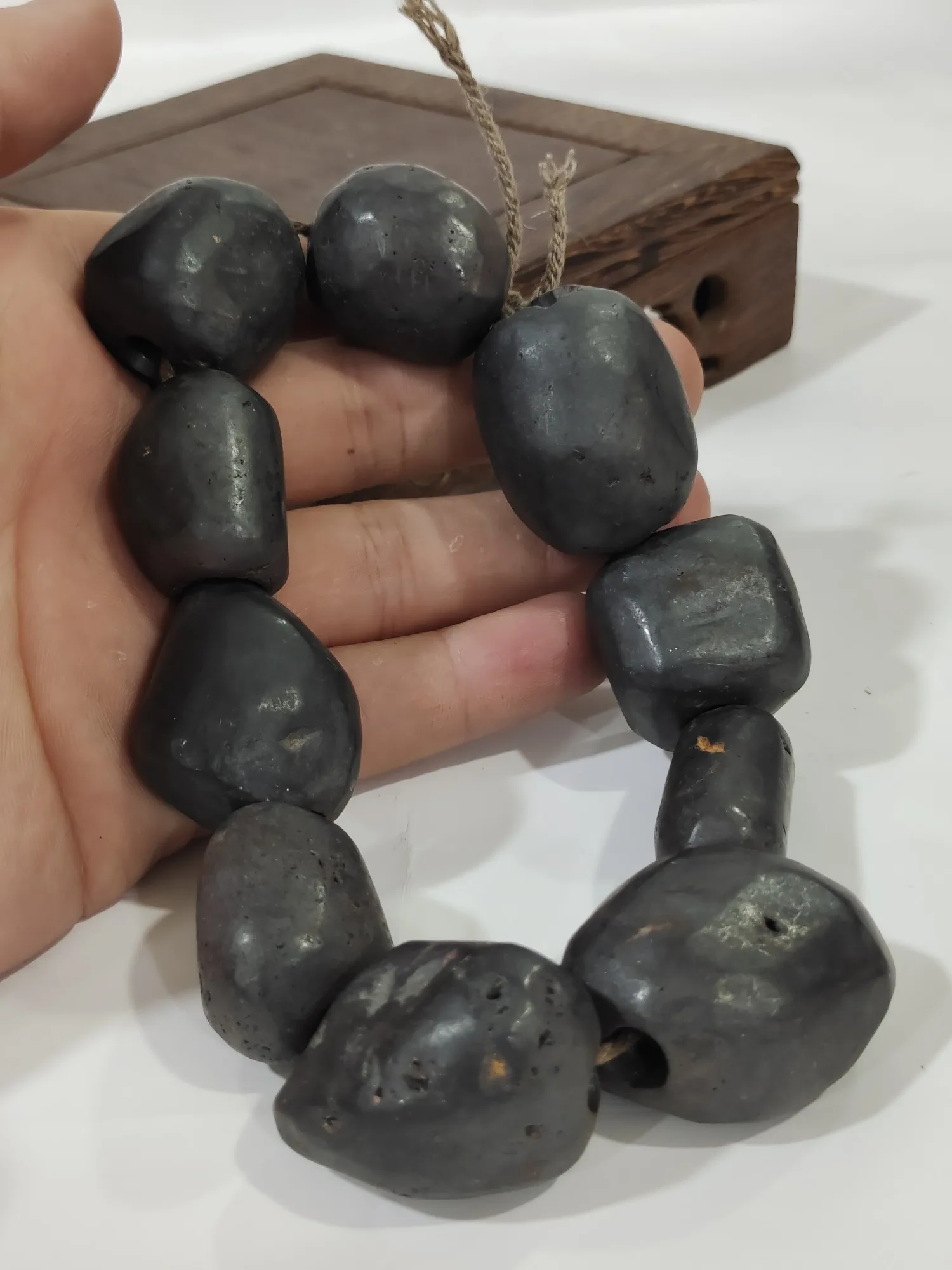 

China Hongshan Culture Magnet Meteorite Rough Stone Statue 1 String Handicraft Home Decoration