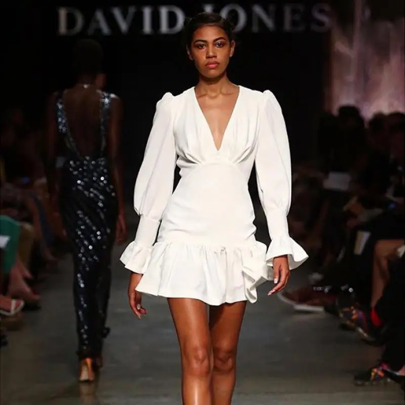 

Сексуальный глубокий v-образный вырез женское летнее платье одноцветное Цвет черный, белый цвет с мини-юбкой и длинным рукавом Вечерние пла...