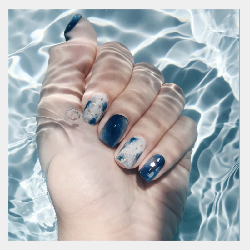 

24pcs/Box Full Cover Marine Shading Nail Tips French Style Women Smooth Blue False Nails Solid Golden Color Fake Nails Glue Nail