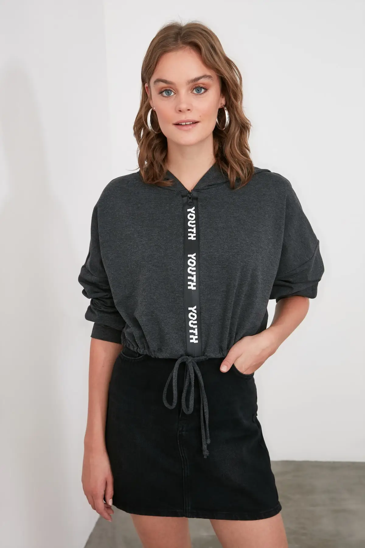 

Trendyol Ribbon Detail Hooded Basic Knitted Sweatshirt TWOAW21SW1032