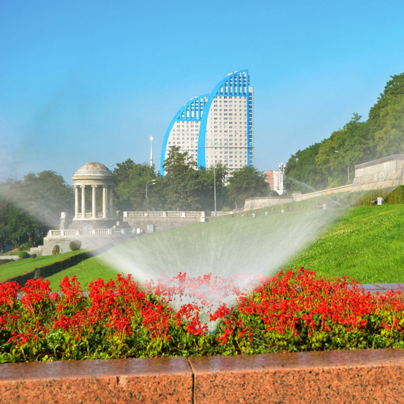 

Garden Sprinklers Automatic Watering Grass Lawn Zinc Alloy Adjustable Watering Lawn Sprinkler Nozzle Water Fun Garden Tool