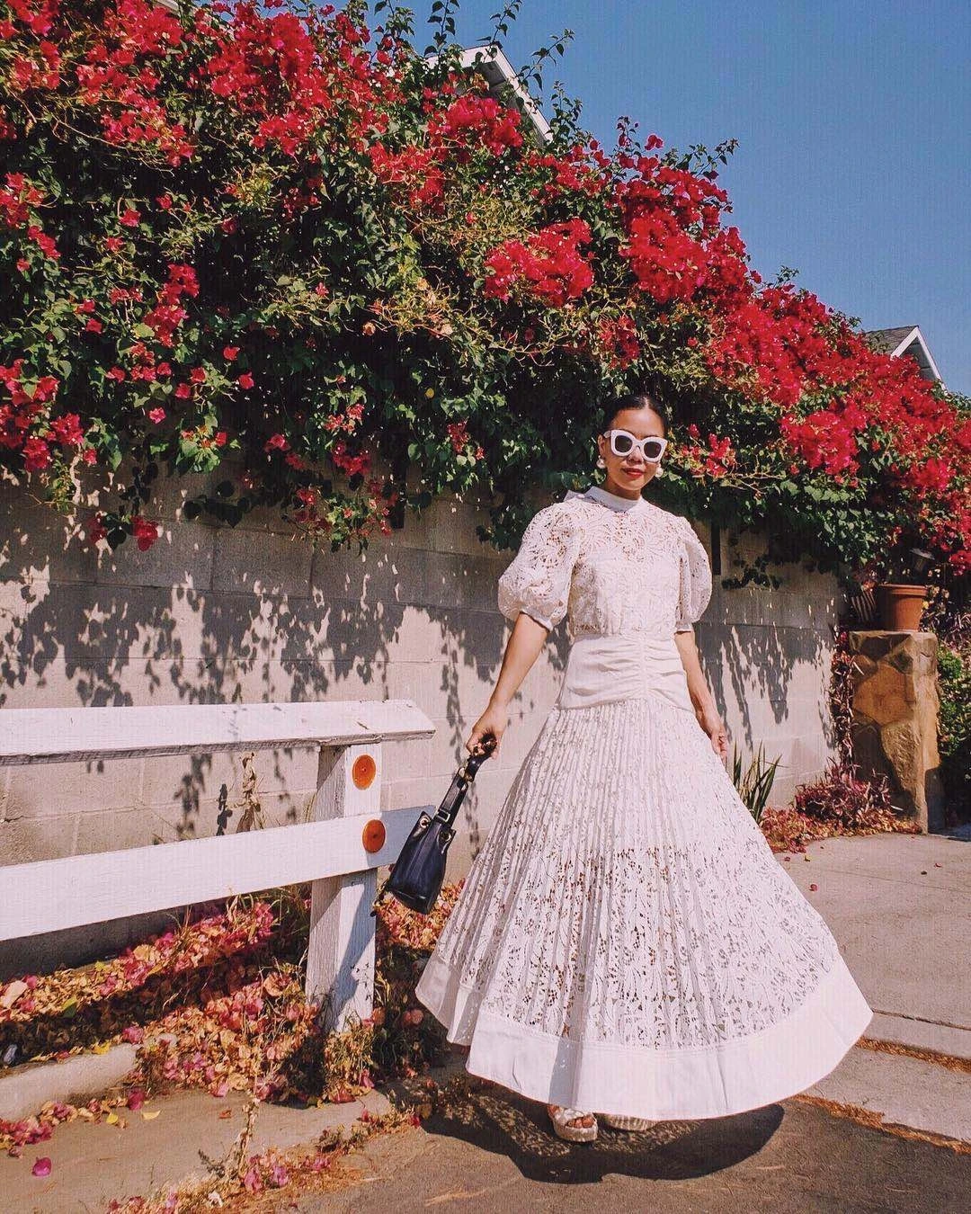 Кружевное платье миди кремового цвета с цветочной вышивкой Королевский наряд