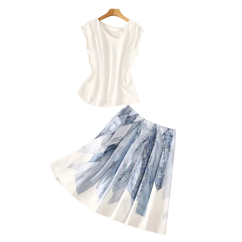 

Irregular Neckline Sleeveless White Tee And Print Skirt Set