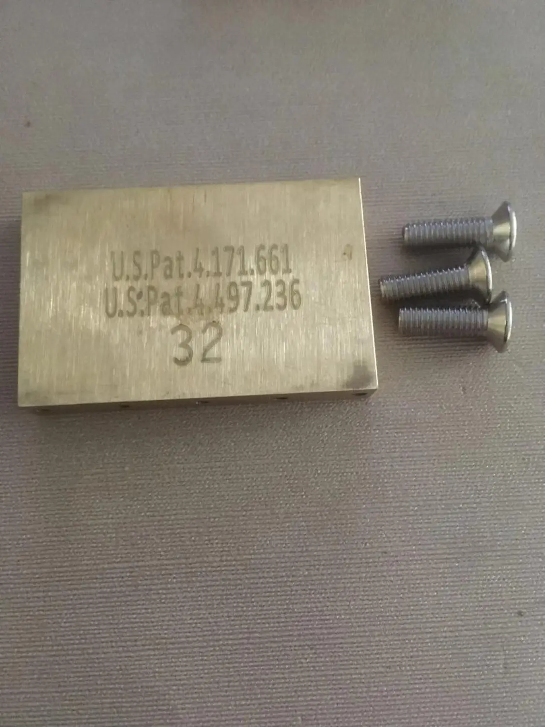 Оригинальная Серия блокировки системы Tremolo мост золото (без оригинального packag