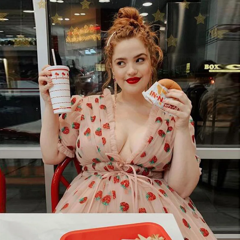 

Женское кружевное плиссированное платье с клубничным кружевом