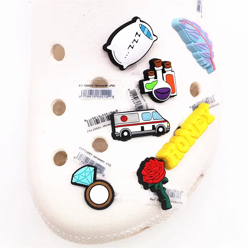 Luxury 1pcs Clog Croc Charms Honey Ambulance Flower Designer Potion Ring PVC Shoe Accessories Decorations for Couples Kids Gifts