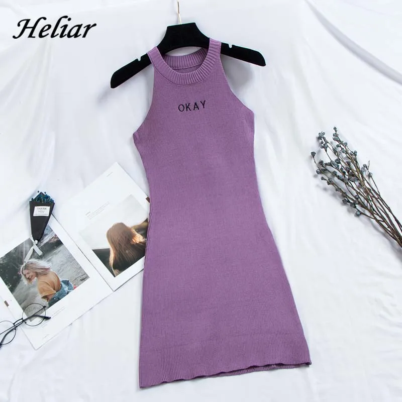 Женское трикотажное платье Heliar однотонное облегающее без рукавов с круглым