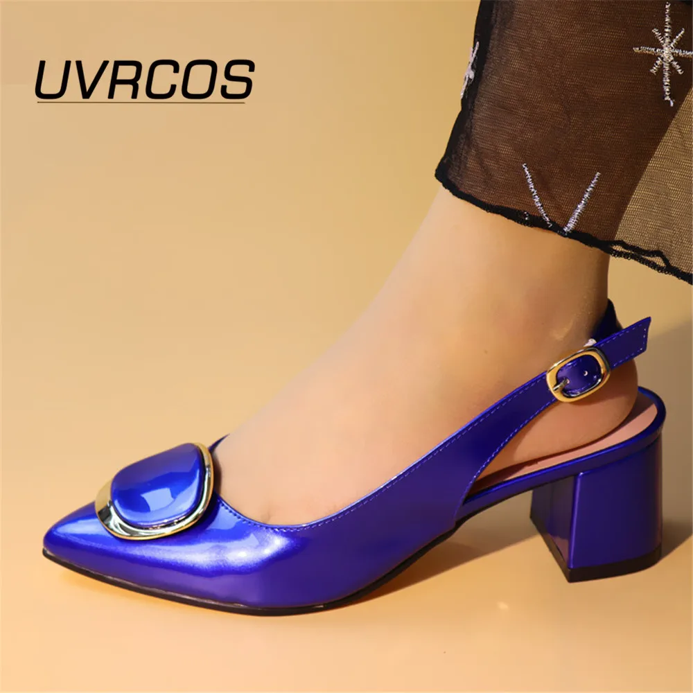 Фиолетовые модные туфли с металлическим украшением женские на шнуровке