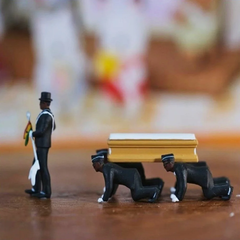 

1/64 Ghana Funeral Coffin Dancing Pallbearer Team Model Action Figure Car Decor home desktop ornament Hot Sale