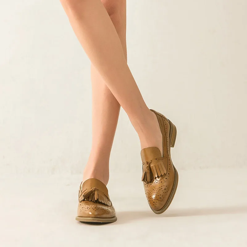 Женские лоферы с бахромой BeauToday Броги из натуральной телячьей кожи острым носком