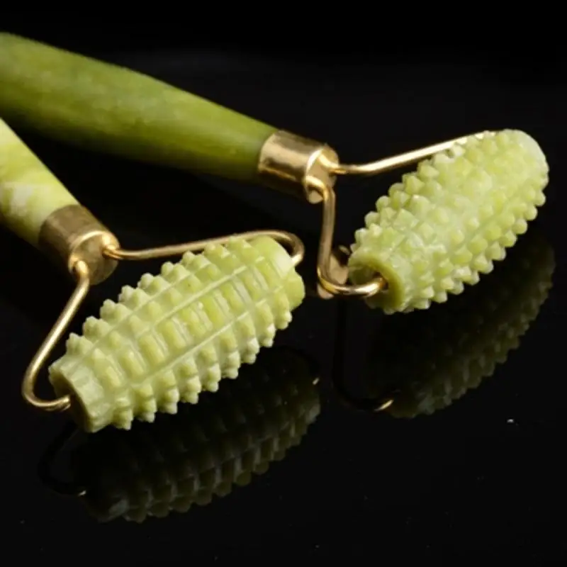 Нефритовый ролик с двойной головкой натуральный массажный для лица настоящий