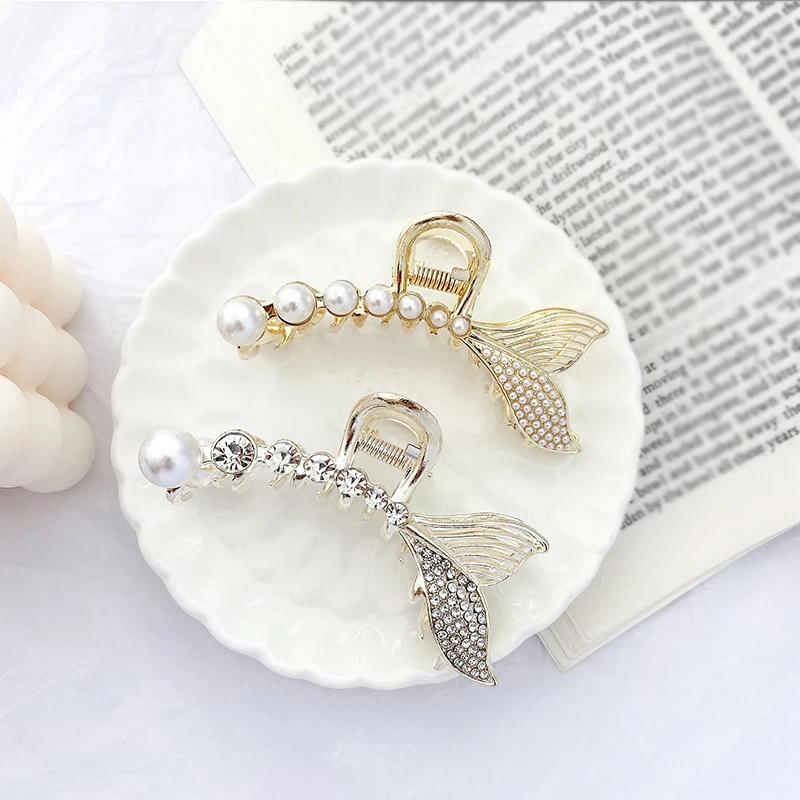 

Lady Crystal Pearls Hair Clip Elegant Rhinestone Hair Claw Alloy Hairpins Clips Pearl Fish Tail Hairpins Geometry Barrettes