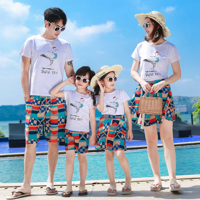 2020 Семейные одинаковые наряды футболка для матери и дочери + юбка летний сын