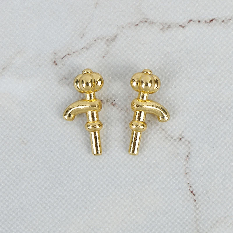 

2Pcs/lot New 1:12 Metal Water Tap Scale Dollhouse Miniature Faucet Miniature Faucet Dollhouse Bathroom Accessories