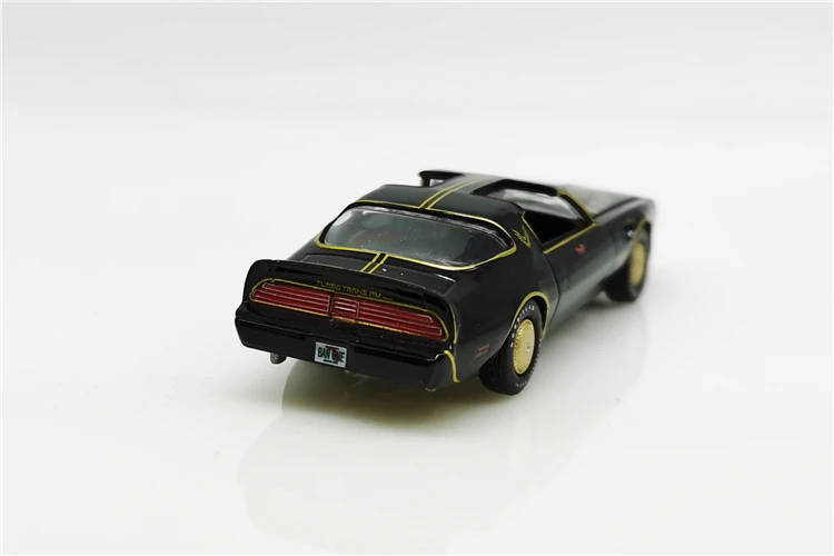 Greenlight 1:64 1980 Pontiac Firebird Trans Am T/A Turbo 4.9L Smokey and the Bandit II без коробки |