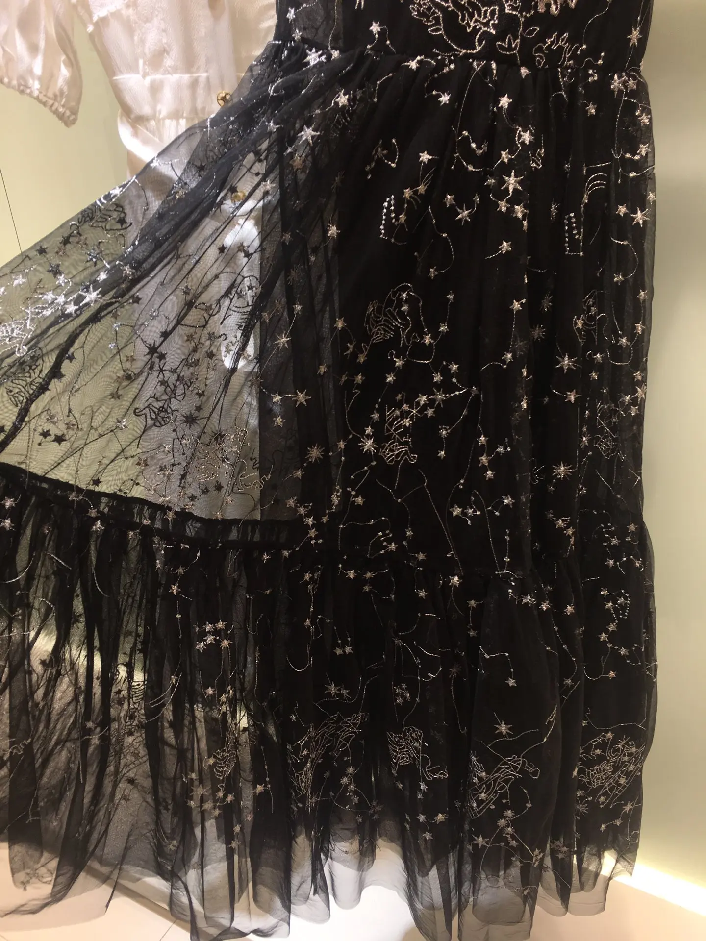 

2021 new women fashion sleeveless round neck high waist mesh embroidered dress 0326