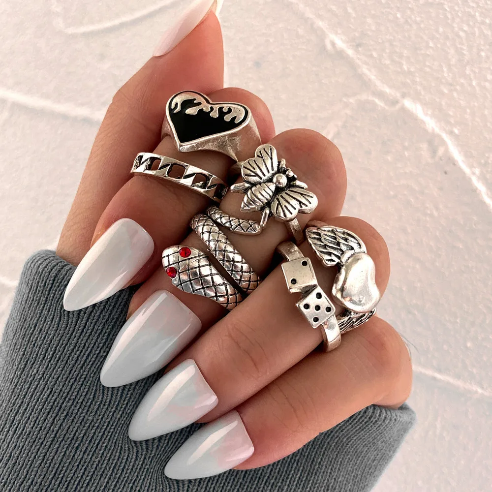 

6 pcs /Set Alloy Personality Chain Ring Set Retro Snake Love Ring for Women Set Ring Dice Butterfly Love Pattern Ring