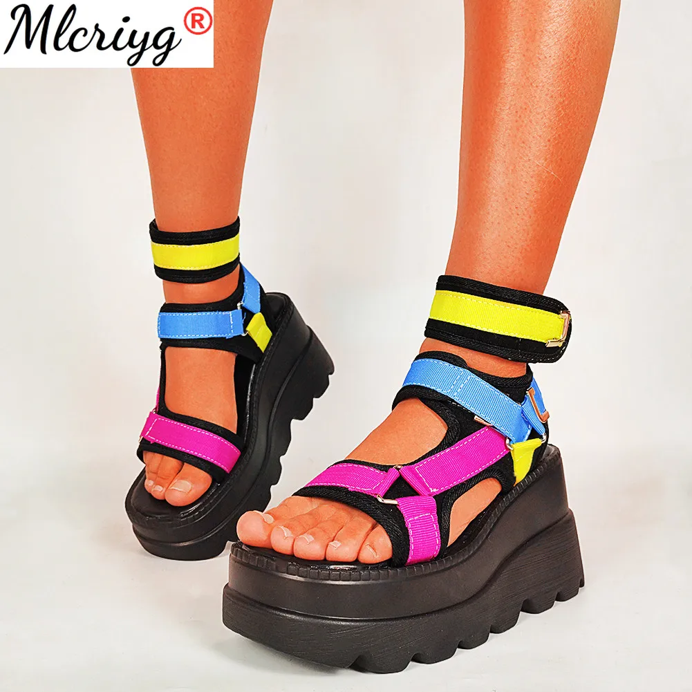 Женские сандалии гладиаторы на платформе босоножки танкетке высоком каблуке