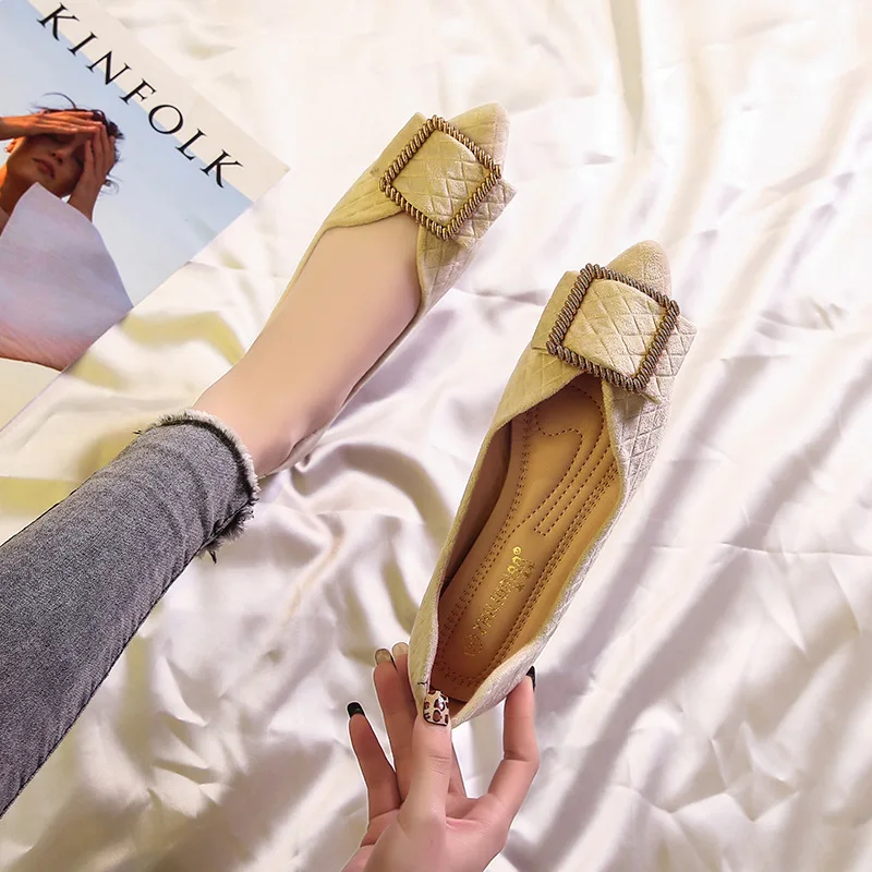 Мокасины женские с острым носком однотонные повседневные удобные лоферы