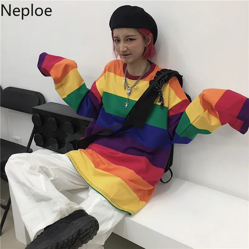 Женская футболка в полоску с длинным рукавом и рисунком радуги осенне зимняя