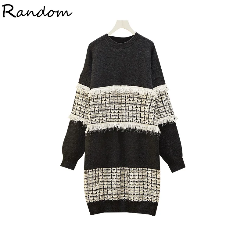 Женское трикотажное платье в клетку черного цвета зимнее теплое с длинным