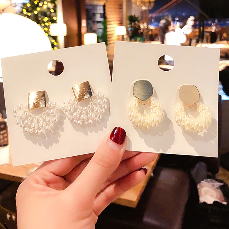 Маленькие серьги DREJEW в форме капли воды с жемчугом эффектные висячие для женщин