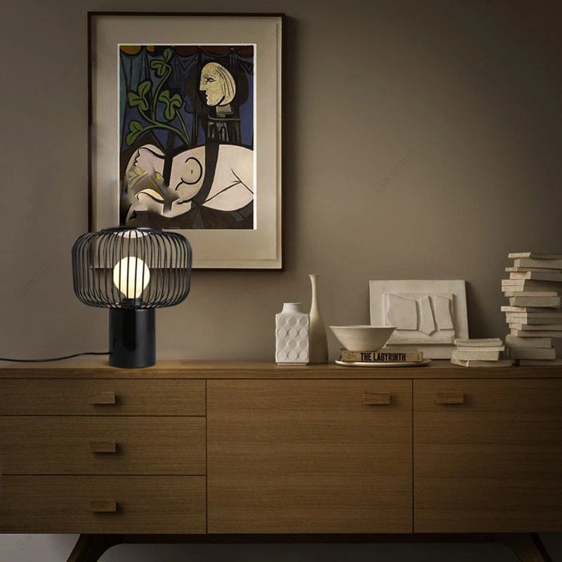 Настольная лампа в виде железной клетки скандинавском стиле прикроватный