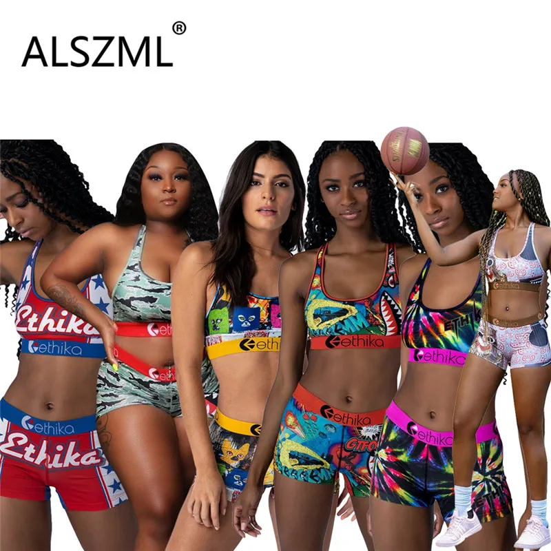 

Комплект из двух предметов с глубоким v-образным вырезом и открытой спиной