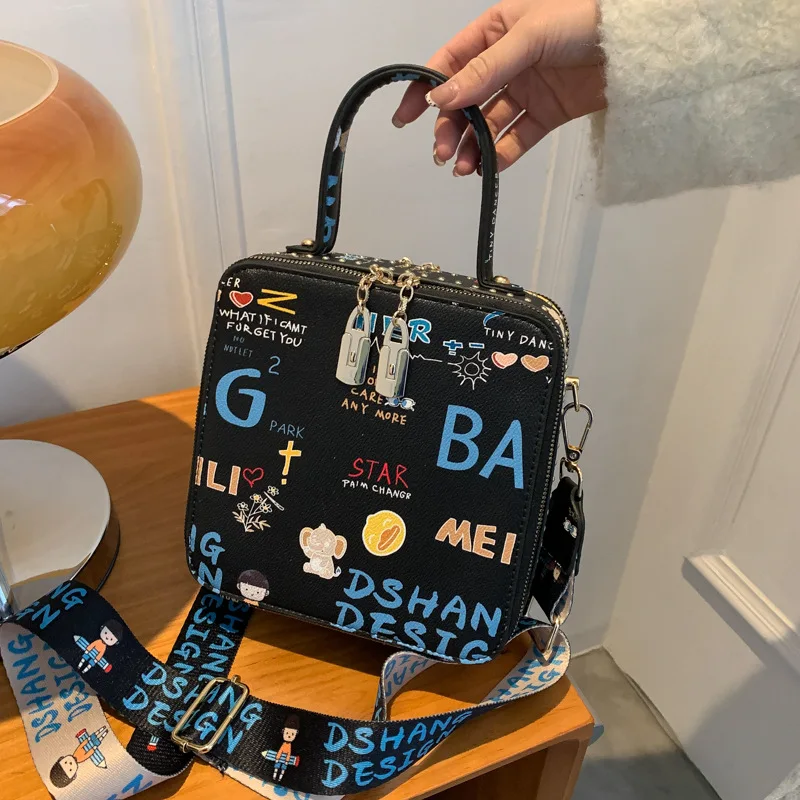

Fashion Trend Graffiti Letters Women Shoulder Bags Brand Designer Luxury Chain Crossbody Bag Quality Pu Leather Female Handbags