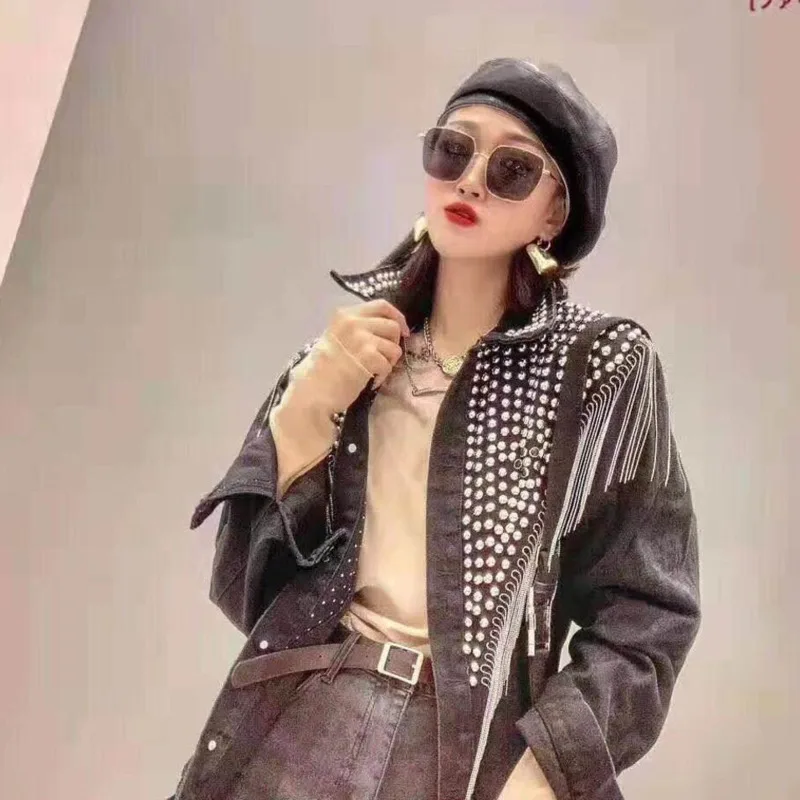 Mujer 2020 Осенняя уличная джинсовая куртка женская короткая с заклепками кисточками