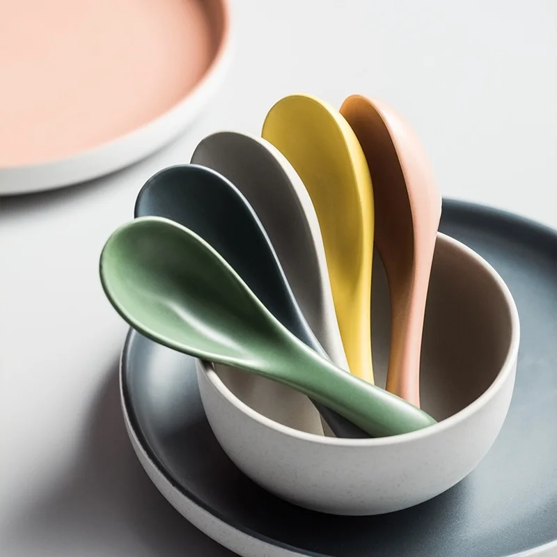 Домашняя однотонная простая керамическая изогнутая чайная ложка CHANSHOVA для